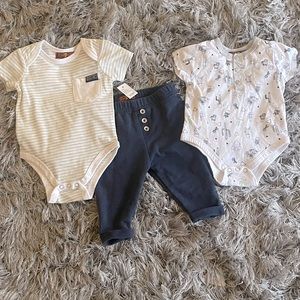 7 for all mankind baby boy onesies outfit Size 0-3 months 3 piece